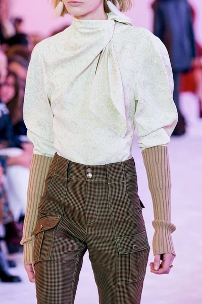Look 69